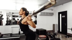 Вдигане на тежести – помага ли за отслабването при жените