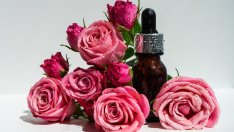 Грижа за косата – розово масло за по-красиви кичури