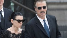 След сексскандала – Крис Нот се върна на работа