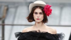 Кая Гербер и Коул Спроус представят уникални чанти