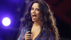 Камила Кабейо на разходка с познат мъж 