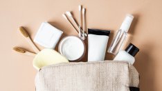 Лятна ваканция – какво да сложите в козметичната чанта