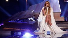 Стилът на звездите: Дженифър Лопес в сватбена рокля