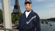 Чар или бедствие: Мъже знаменитости, които носят дамски чанти