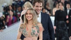 Робърт Патинсън и Суки Уотърхаус предизвикаха слуховете, че чакат бебе