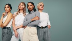 Модни съвети – дрехите от 90-те, които да имате в гардероба си