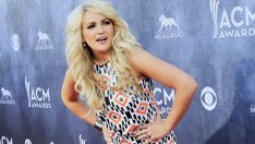 Джейми Лин Спиърс плаче за сестра си Бритни