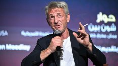 Шон Пен разкритикува Оскарите, похвали биографичния филм за Тръмп и не спря да пуши