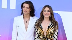 Елизабет Хърли заведе сина си на рождения ден на бившия си Хю Грант