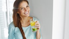 Вода с лимон: 5 доказани ползи за организма