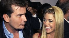 Новини от Холивуд – бившата на Чарли Шийн, Денис Ричардс, години наред мълчала за сексуално насилие