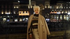 Майката на Илон Мъск краси корицата на InStyle с българска рокля