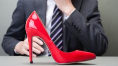 Марк Брайън – хетеросексуален мъж в пола и на високи токчета