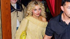 Плетената минирокля на Сабрина Карпентър е хитова модна визия тази есен