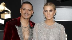 Ашли Симпсън сподели гола снимка на съпруга си Евън Рос 