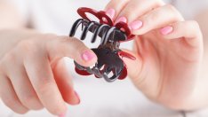 Трик с щипка за коса – нова мода в TikTok