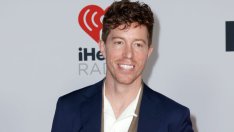 Защо Шон Уайт няма да заведе Нина Добрев на Оскарите?