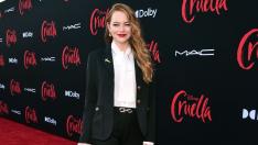 Стилът на звездите: Ема Стоун доказва, че костюмът не е само за мъже