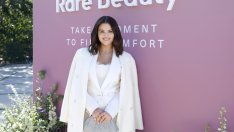 Селена Гомес изглежда великолепно в корсет само за 70 долара