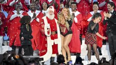 Забрана за пускане в бар и още интересни факти за All I Want for Christmas is You