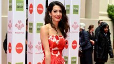 Мода пролет/лято: Амал Клуни с флорално предложение