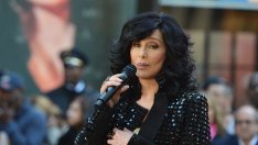 Шер загубила девствеността си, за да отмъсти на гаджето си 