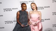 Певиците Ариана Гранде и Синтия Ериво с уникален музикален дует