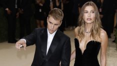 Празници 2021: Семейство Бийбър на романтична разходка из Лондон 