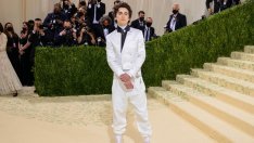 Тимъти Шаламе показа костюма си на Уили Уонка