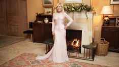 Блясъкът на Versace – Донатела Версаче облече рокля с 1500 кристала