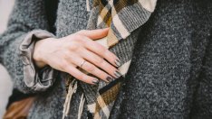 Шоколад и ретро шарки &ndash; най-популярните маникюри за есента