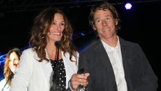 Любов и романтика – Джулия Робъртс и Дани Модър празнуват 23 години от сватбата си