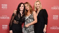 Кортни Кокс с трогателна снимка от последния ден на „Приятели“