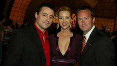 Лиса Кудроу е била хипнотизирана от комедийния талант на Матю Пери на първата им среща