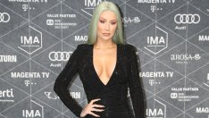 Лято 2022 – Иги Азалия с рокля по актуален тренд