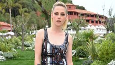 Звездна мода: Кристен Стюарт прикова вниманието в Монте Карло