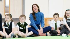 Пролетна мода: Кейт Мидълтън с урок по монохроматично обличане