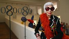 Модната икона Айрис Апфел стана на 99 години