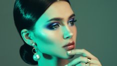 Пролетен грим – лилави сенки за очи 