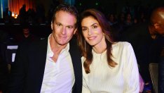 Синди Крауфорд и Ранди Гербер посрещат празниците с танци