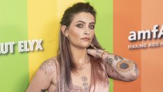 Парис Джексън: Папараците са причина за параноята ми