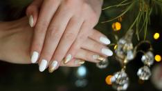 Маникюр 2021 – 5 идеи в бял цвят