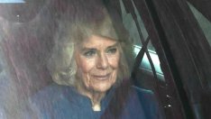 Кейт Мидълтън и Чарлз III са в една болница, но защо Камила се усмихва?