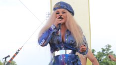 До няколко дни поп фолк дивата ДесиСлава ще стане баба на момиченце