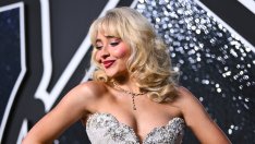 Алиса в Страната на чудесата – Сабрина Карпентър ще участва в мюзикъл по класиката на Луис Карол