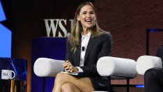 Като тийнейджъри – Дженифър Гарнър страстно целуна гаджето си Джон Милър