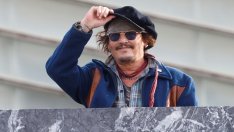 Само той липсваше: Джони Деп влиза в модата заради Риана