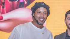 Мегз прегръща Роналдиньо в Дубай