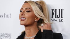 Бягство преди Коледа – Парис Хилтън по бански на Малдивите