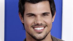 Тейлър Лаутнър от „Здрач“ предложи брак на приятелката си